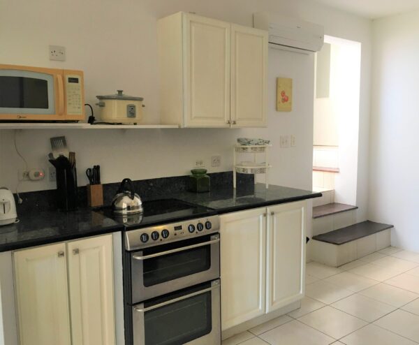1bed / 1bathroom with Ocean View - Image 4
