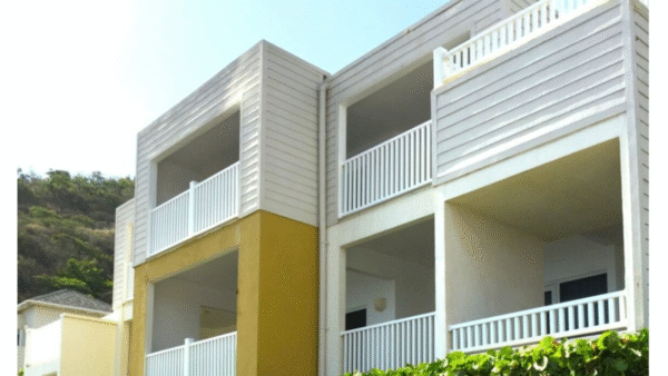 2 bedroom / 2 bathroom Villa with Ocean Views