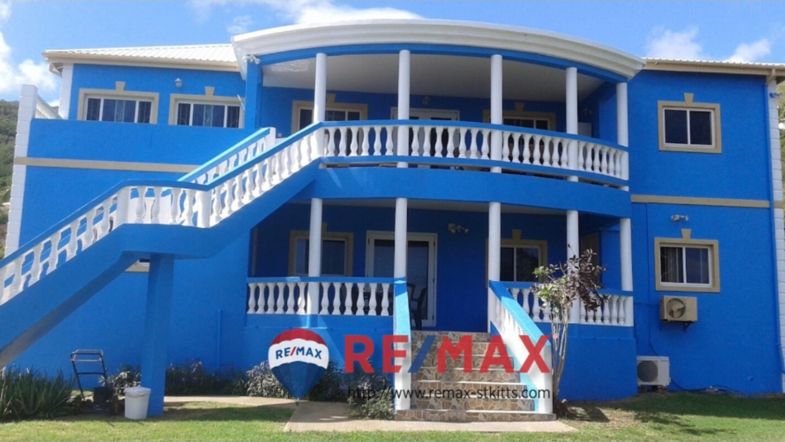 3bed, 3bath with Ocean Views and Pool