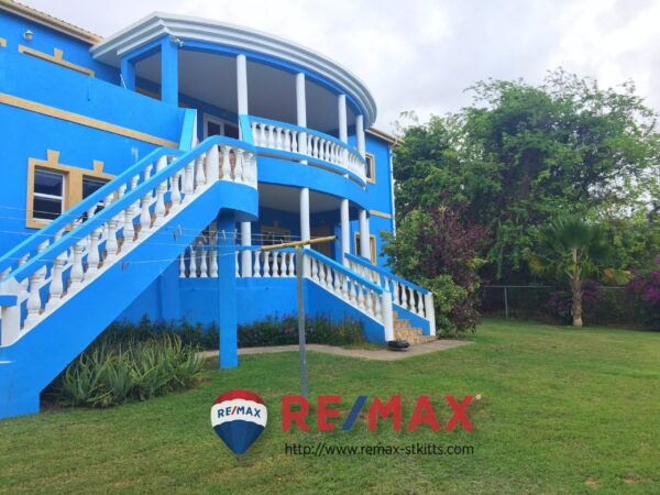 3bed, 3bath with Ocean Views and Pool - Image 2